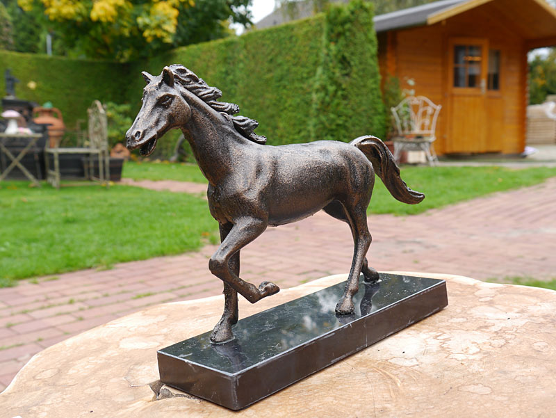 Dekorative Figur eines Pferdes