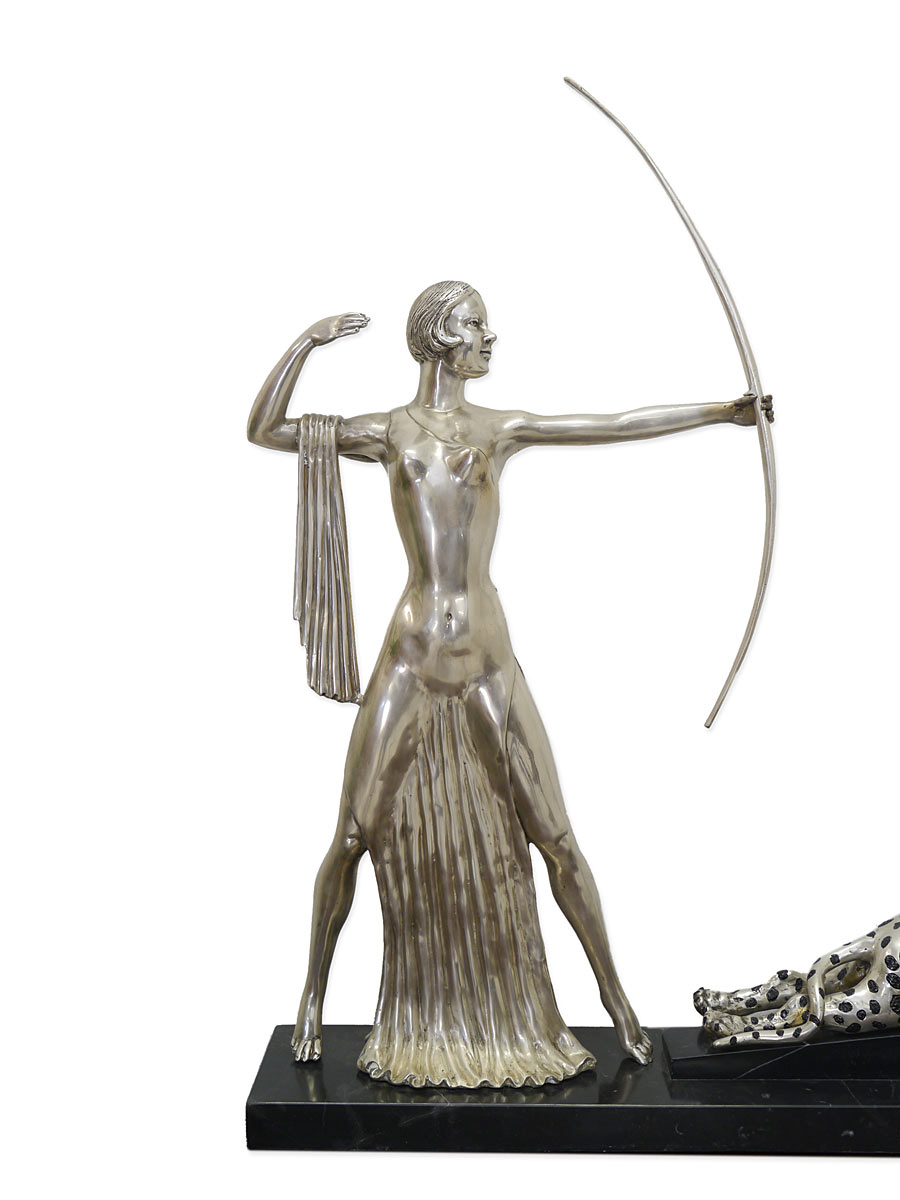 Skulptur Frau mit Bogen
