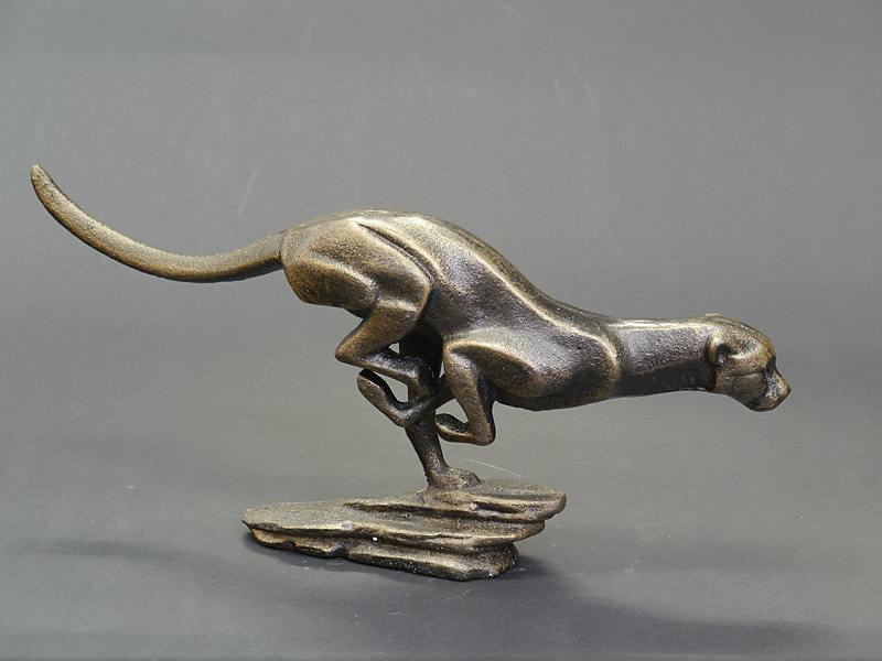 Deko Figur eines Pumas aus Gusseisen