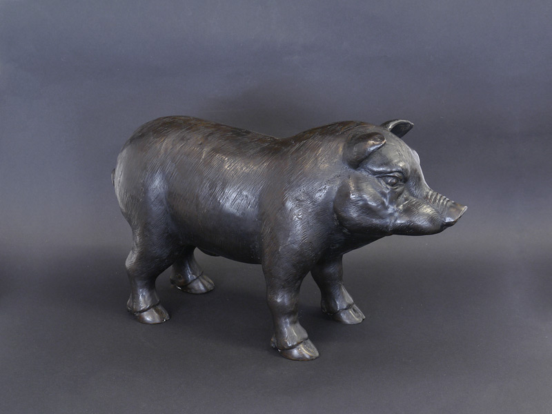 Schwein in Bronze gegossen